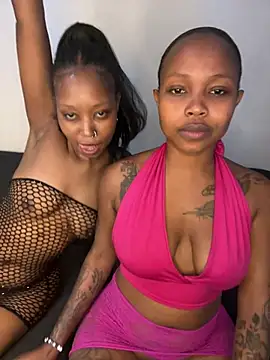 Snapshot of InkLady444 chatting on February 5, 2026, 6:40 am InkLady444 online show from February 5, 2026, 6:40 am