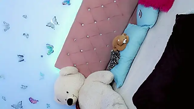 Riossvale online show from April 17, 2026, 1:52 am