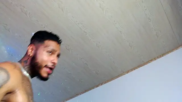 Snapshot of Exotic_tatto27121 chatting on December 18, 2024, 10:02 pm Exotic tatto27121 online show from December 18, 2024, 10:02 pm