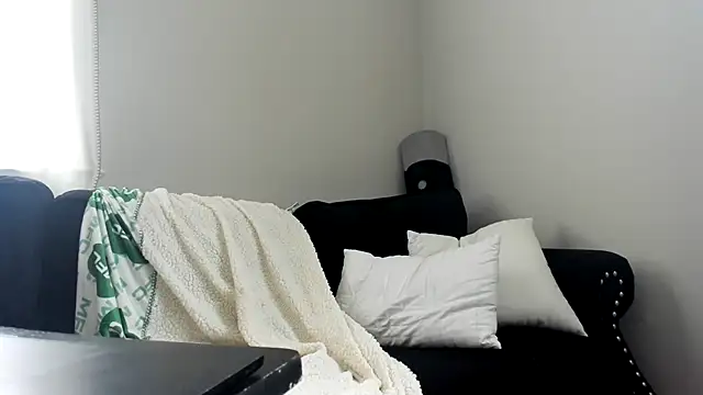 MistressKatie13xxx online show from December 15, 2024, 4:37 pm