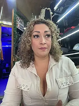 Snapshot of Katti_Barrera chatting on July 6, 2026, 8:11 pm Katti Barrera online show from July 6, 2026, 8:11 pm