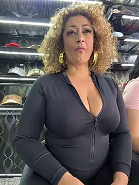 Snapshot of Katti_Barrera chatting on July 7, 2026, 7:40 pm Katti Barrera online show from July 7, 2026, 7:40 pm