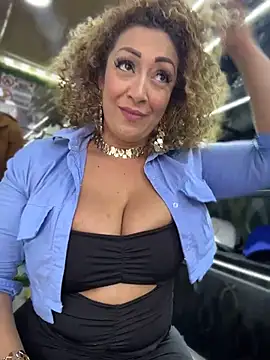 Snapshot of Katti_Barrera chatting on July 17, 2026, 7:52 pm Katti Barrera online show from July 17, 2026, 7:52 pm