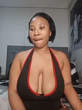 Snapshot of DrippinCaramelCutie chatting on June 17, 2026, 12:35 am DrippinCaramelCutie online show from June 17, 2026, 12:35 am