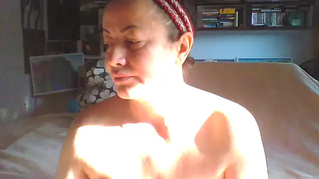 MariaAnaSunshine online show from September 11, 2025, 6:46 am