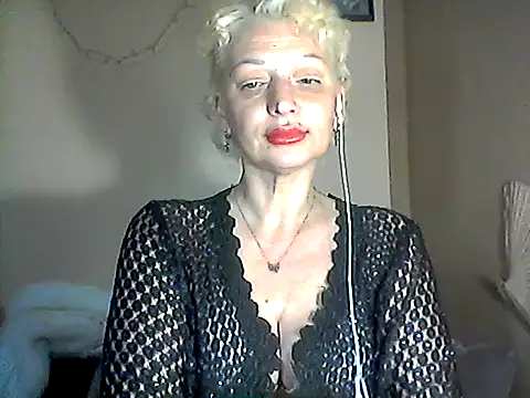 Snapshot of MaryJane441 chatting on April 21, 2026, 8:44 pm MaryJane441 online show from April 21, 2026, 8:44 pm