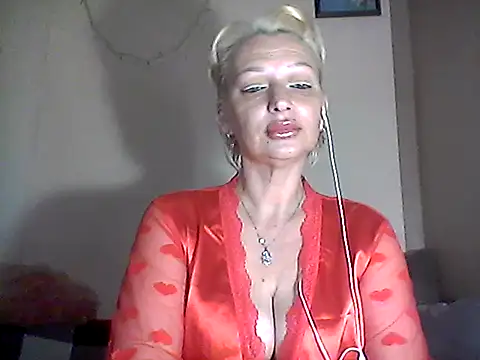 Snapshot of MaryJane441 chatting on May 15, 2026, 8:16 pm MaryJane441 online show from May 15, 2026, 8:16 pm