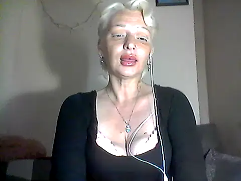 Snapshot of MaryJane441 chatting on June 2, 2026, 8:22 pm MaryJane441 online show from June 2, 2026, 8:22 pm