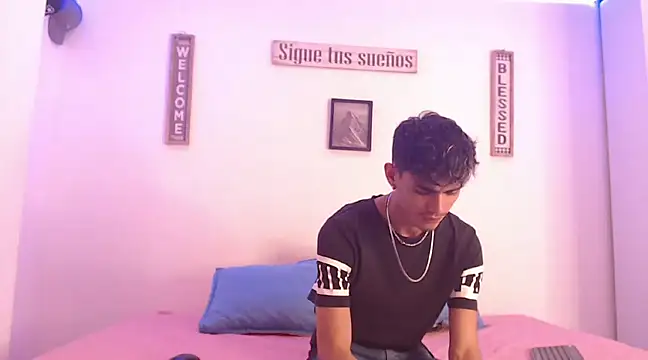 harrytomson 1 online show from December 11, 2024, 5:53 am