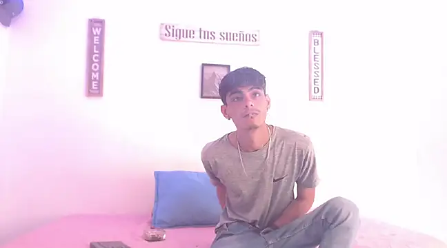 harrytomson 1 online show from December 15, 2024, 5:31 pm