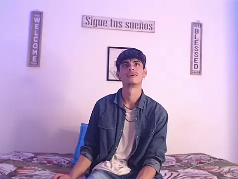 harrytomson 1 online show from January 17, 2025, 10:22 am