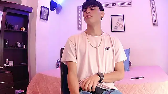 harrytomson 1 online show from September 14, 2025, 8:24 am