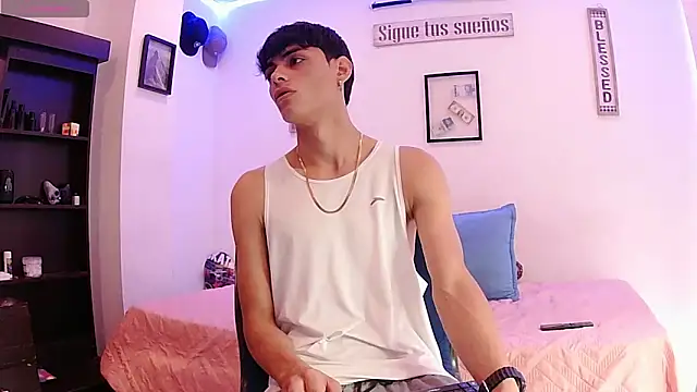 harrytomson 1 online show from September 16, 2025, 6:31 pm