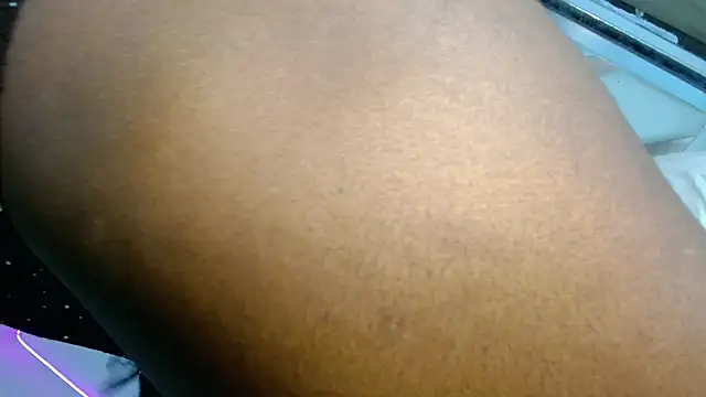 Snapshot of vahileht_smith chatting on January 14, 2025, 8:41 am vahileht smith online show from January 14, 2025, 8:41 am