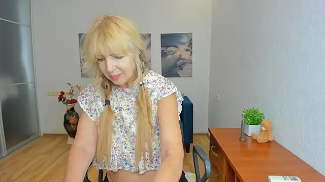 Snapshot of Anna_Diax chatting on July 7, 2026, 11:25 am Anna Diax online show from July 7, 2026, 11:25 am