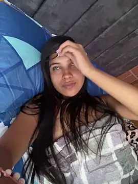 RoxyRoss  online show from February 26, 2025, 11:52 am