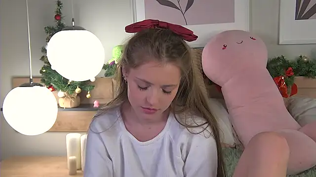 Snapshot of AshleyDouglas chatting on December 21, 2024, 1:32 pm AshleyDouglas online show from December 21, 2024, 1:32 pm