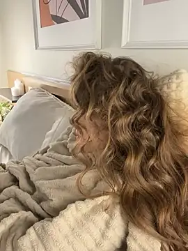 Snapshot of AshleyDouglas chatting on March 9, 2025, 10:41 am AshleyDouglas online show from March 9, 2025, 10:41 am