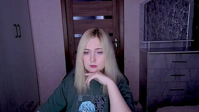 Kristy-Max online show from April 7, 2026, 8:53 pm