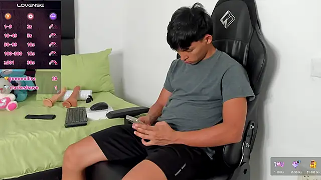 Tonny twink  online show from March 23, 2026, 11:09 pm