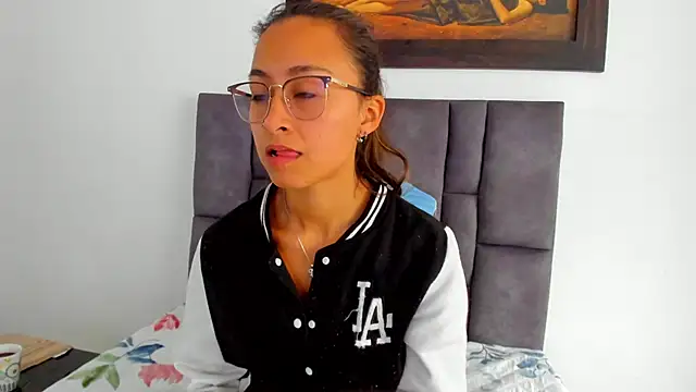 Snapshot of tatiana_valencia chatting on June 18, 2026, 12:42 pm tatiana valencia online show from June 18, 2026, 12:42 pm