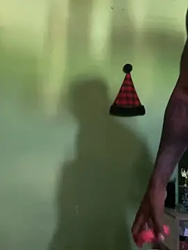 Snapshot of Alphadavid_23 chatting on February 15, 2025, 8:11 pm Alphadavid 23 online show from February 15, 2025, 8:11 pm