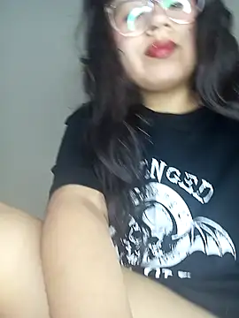 Snapshot of MishuColfer chatting on September 25, 2025, 5:33 am MishuColfer online show from September 25, 2025, 5:33 am