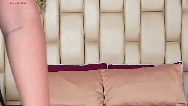 Alexa Miss online show from November 16, 2025, 7:19 pm