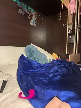 Snapshot of lonelycrystal chatting on January 7, 2025, 7:59 pm lonelycrystal online show from January 7, 2025, 7:59 pm