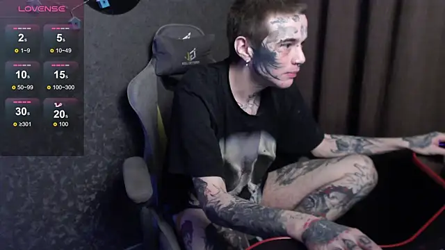 Snapshot of lonelycrystal chatting on March 12, 2025, 12:57 pm lonelycrystal online show from March 12, 2025, 12:57 pm