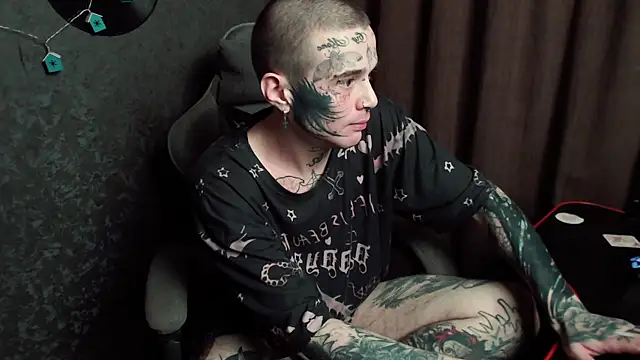 Snapshot of lonelycrystal chatting on September 29, 2025, 6:46 pm lonelycrystal online show from September 29, 2025, 6:46 pm