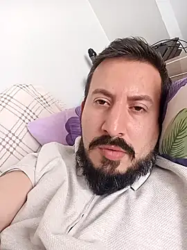 Snapshot of Karizmatikman chatting on April 18, 2026, 12:53 pm Karizmatikman online show from April 18, 2026, 12:53 pm