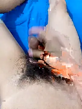 Snapshot of MikaVera chatting on November 15, 2025, 9:21 pm MikaVera online show from November 15, 2025, 9:21 pm