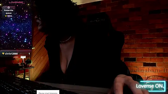 paulinabarnett- online show from October 12, 2025, 6:07 pm