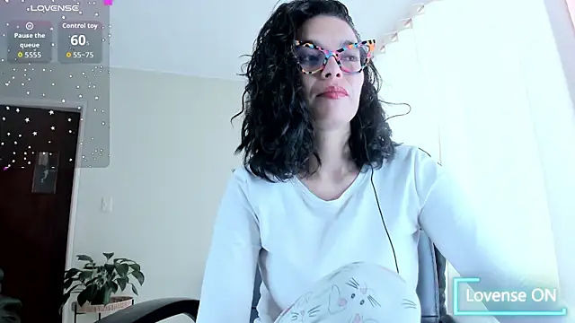 Snapshot of paulinabarnett- chatting on June 16, 2026, 5:26 pm paulinabarnett- online show from June 16, 2026, 5:26 pm