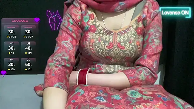 Snapshot of couple_horne chatting on March 30, 2026, 9:16 pm couple horne online show from March 30, 2026, 9:16 pm