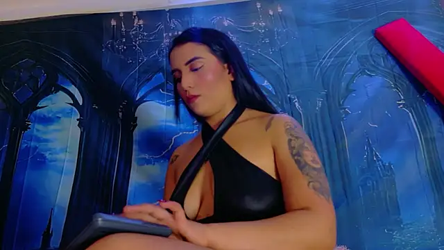 MeliizaQueen online show from May 26, 2026, 2:35 pm