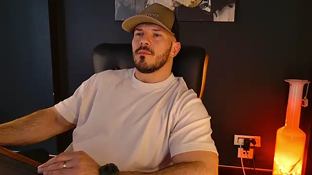 AngeloEric online show from March 25, 2026, 12:33 pm