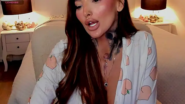 NatalyThorn88 online show from February 22, 2025, 1:35 pm