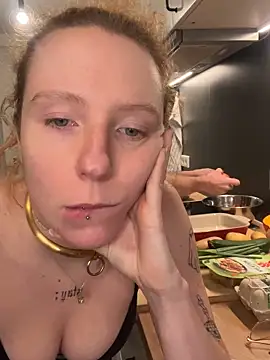 alt cutie online show from November 3, 2025, 6:31 pm