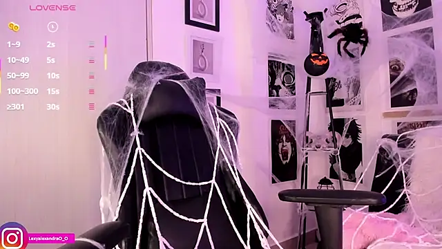 Lexyjoycce online show from October 30, 2025, 8:42 pm