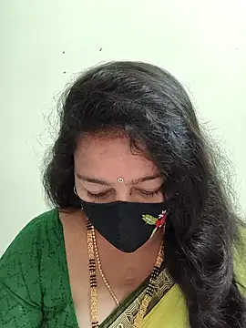 neelu-hoty online show from October 8, 2025, 8:12 am