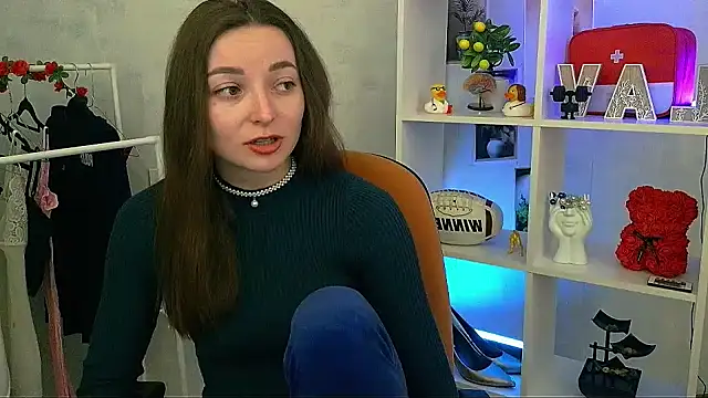  Barbie Kiss  online show from February 10, 2026, 3:27 pm