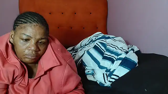 Snapshot of tinagiant chatting on June 3, 2026, 9:01 am tinagiant online show from June 3, 2026, 9:01 am