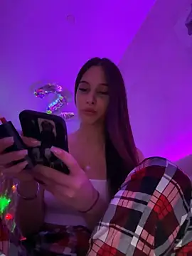 EricaWalls online show from December 6, 2024, 10:19 pm