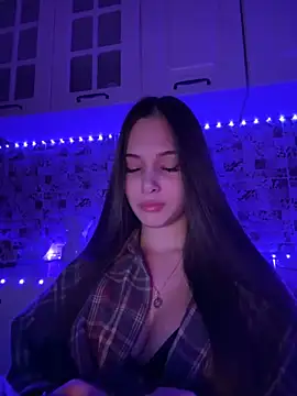 EricaWalls online show from December 13, 2024, 5:00 pm