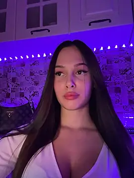 EricaWalls online show from February 3, 2025, 3:20 am