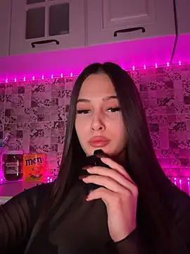 EricaWalls online show from February 18, 2025, 1:43 am