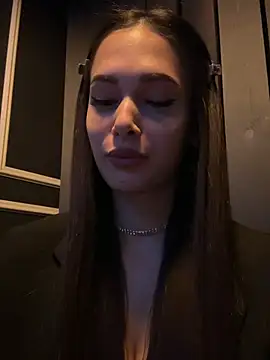 EricaWalls online show from February 22, 2025, 10:31 pm