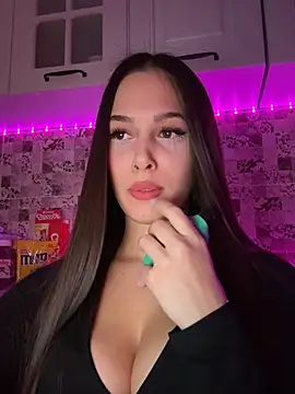 EricaWalls online show from February 27, 2025, 8:20 pm